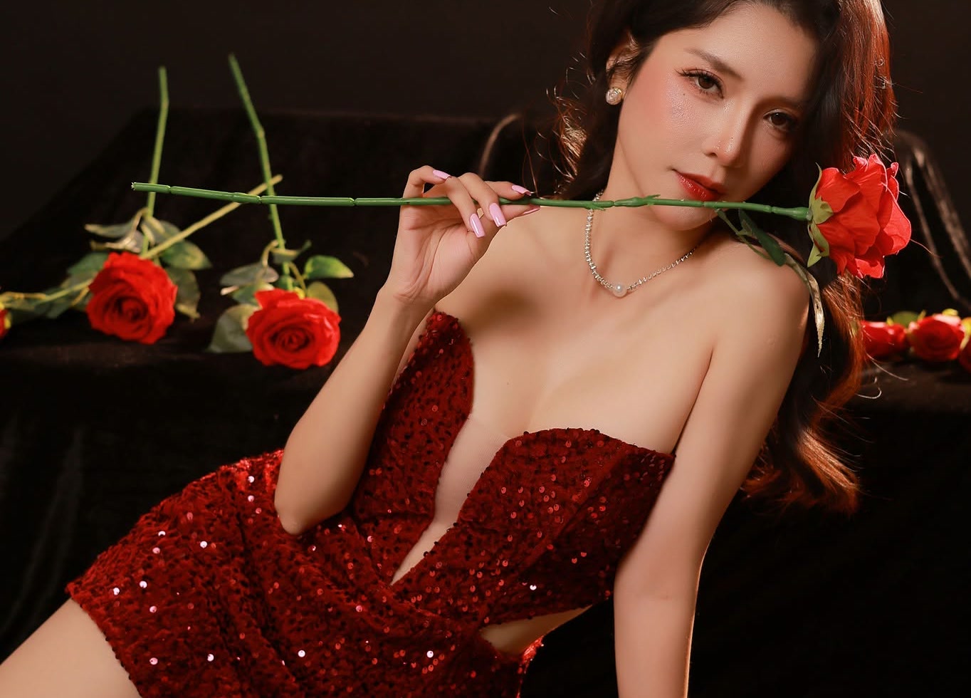 Rose Studio — bộ ảnh editorial sang trọng